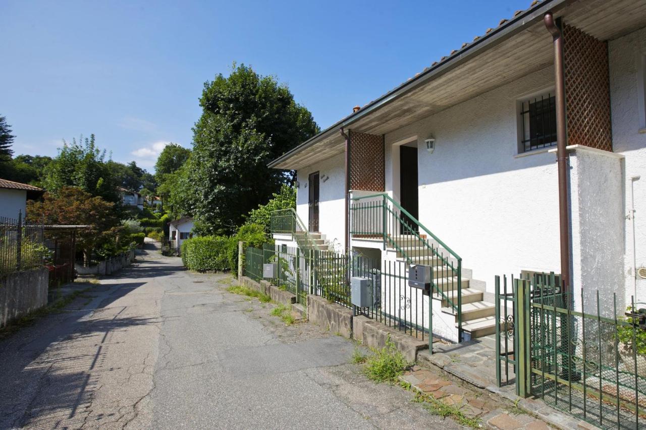 Villa Casa Magnolia à Luino Extérieur photo